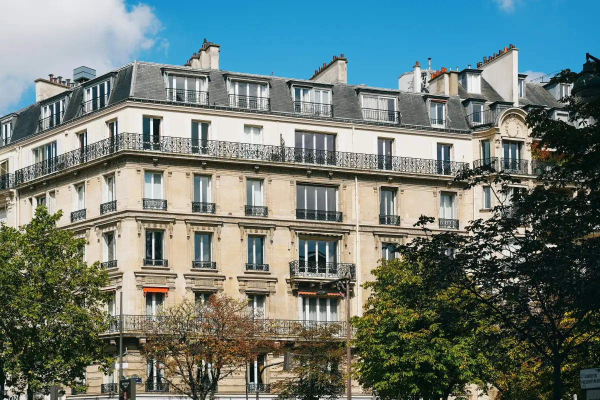 Assurance PNO obligatoire en copropriété (loi ALUR) : garanties et prix (100-300 €/an)