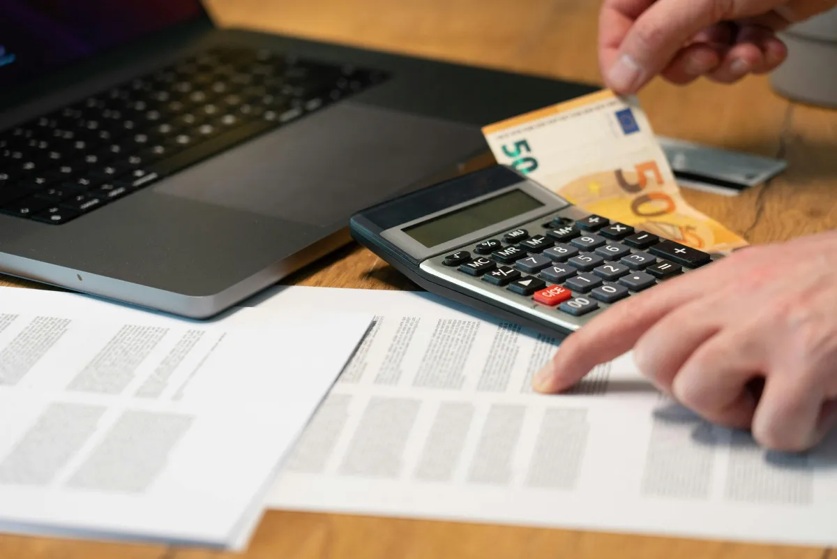 Régularisation des charges locatives : calcul, délais et justificatifs à fournir
